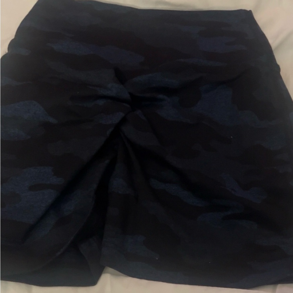 Blue Camouflage bombshell shorts - Picture 3 of 5
